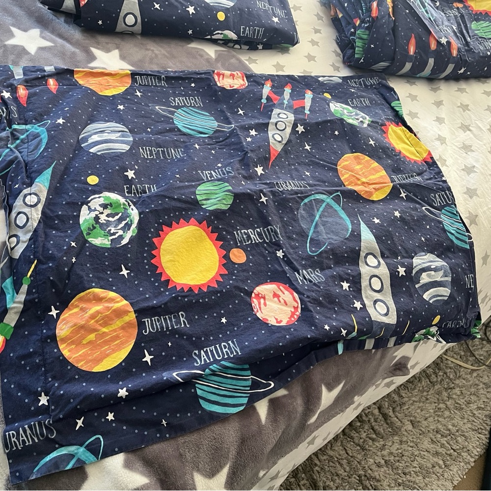 Pottery Barn kids duvet with 1 pillow sham.